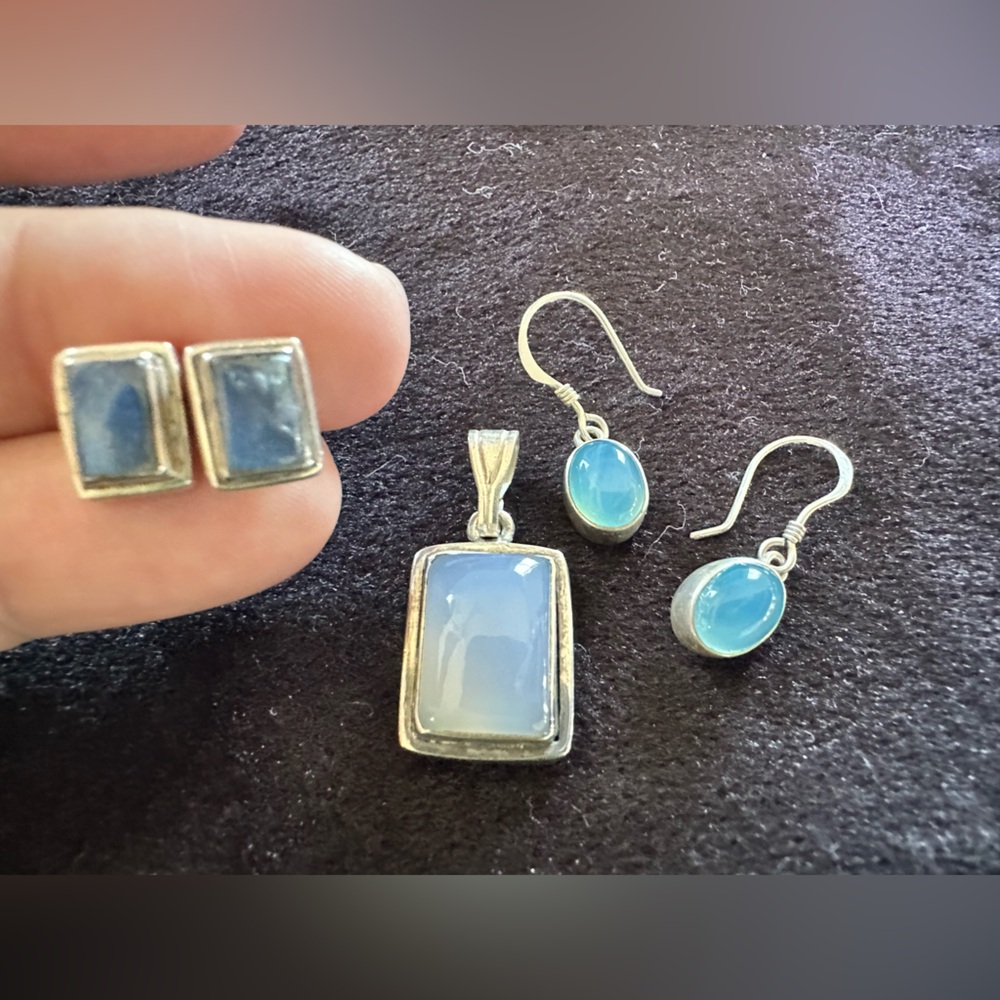 925 Silver Pendant and Dangle and Stud Earrings with Labradorite Cabochons